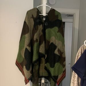 AKIRA Camouflage Cape with Red Accents